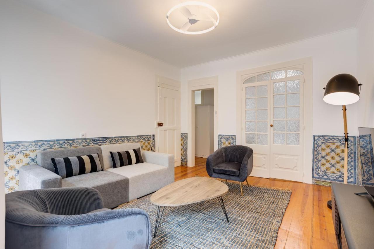 Hip & Renovated T.m. Flat In Bairro Alto * Lisboa