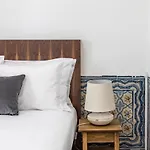Hip&Renovated T.M. Flat in Bairro Alto