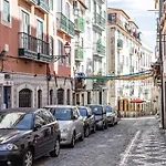 Hip&Renovated T.M. Flat in Bairro Alto