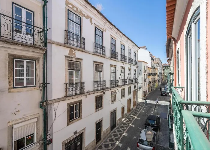 Hip&Renovated T.M. Flat in Bairro Alto